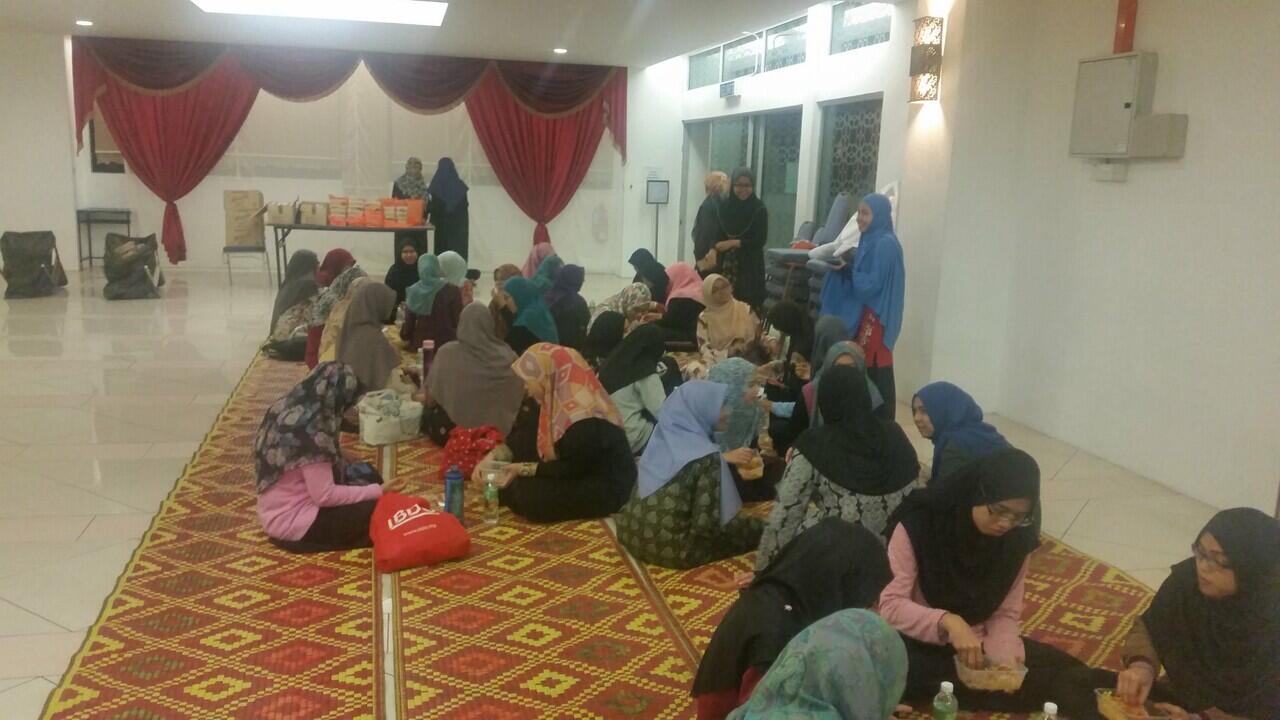 Makan Sate Bersama, Tradisi Sambut Ramadan Yang Selalu Dinanti Warga