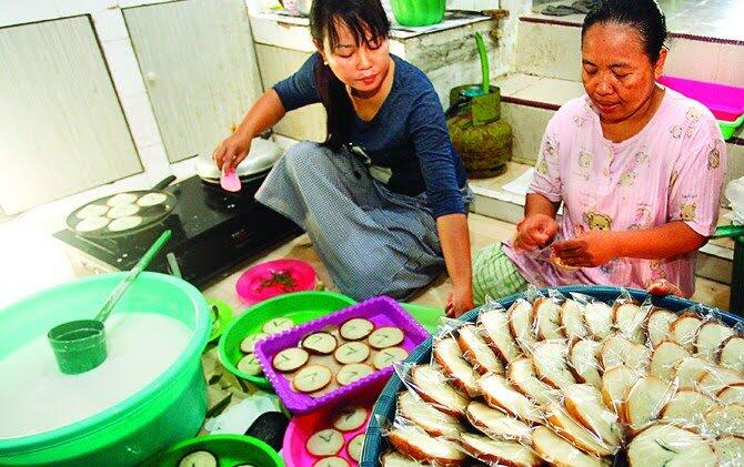 Tradisi Megengan Sambut Ramadan Dengan Pisang dan Apem, Apa Arti Dari Keduanya?