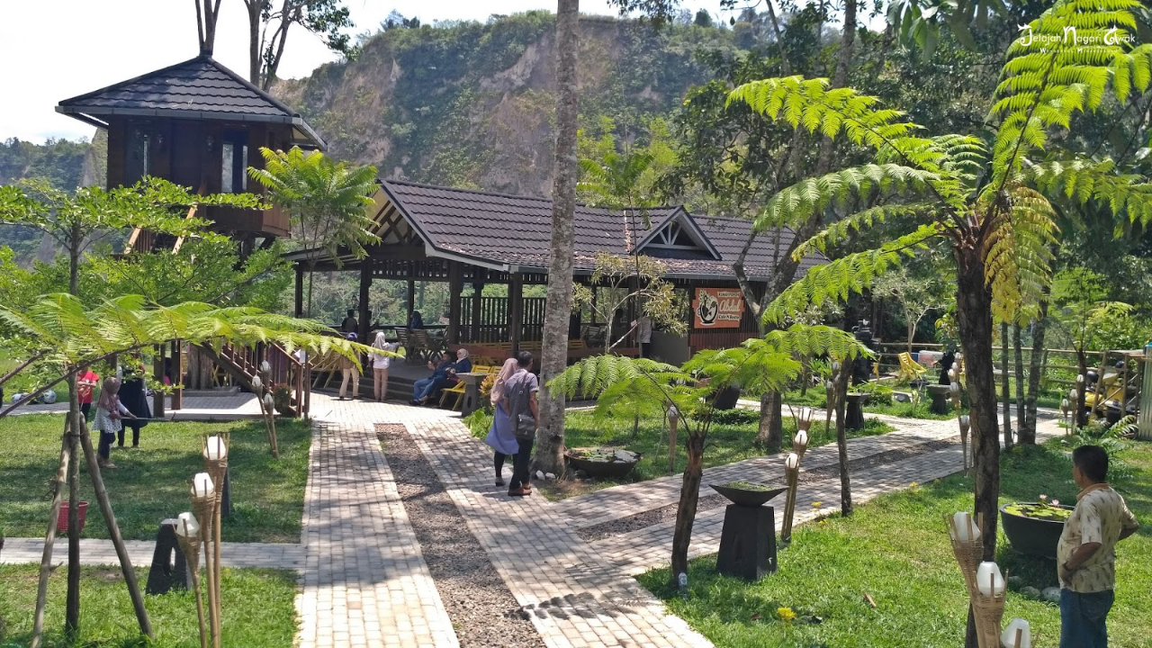 Rumah Pohon Abdul, Tempat Ngabuburit Keren dan Instagramable Favorit Urang Awak!