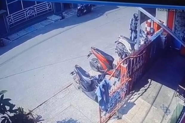 2 Maling Gasak Motor Milik Warga yang Sedang Bertamu di Koja