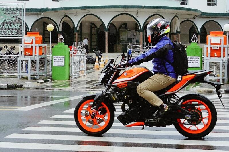 Pakai Tips Instruktur Roda 2 Agar Motoran Saat Puasa Tetap Lancar