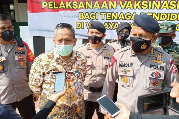 Persiapan Sekolah Tatap Muka, 2.000 Tenaga Pendidik di Kota Depok Divaksin