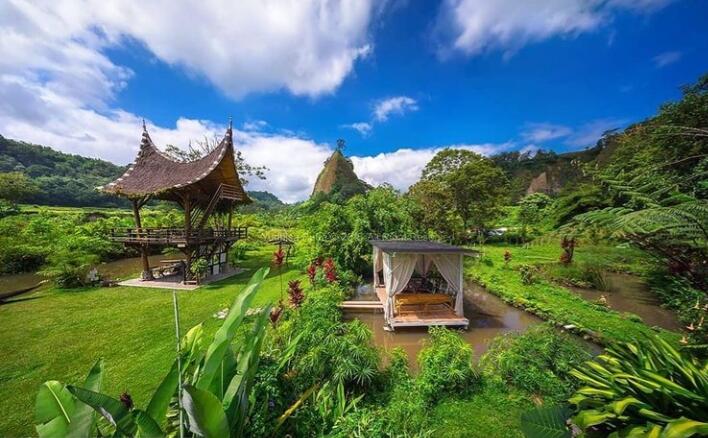 Pengalaman Ngabuburit Berkesan di Tanah Minang, Belajar Menenun hingga Santap di Alam