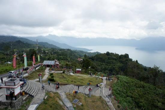 Ambun Tanai, Tempat Asik Ngabuburit Sambil Melihat Alam Danau Maninjau