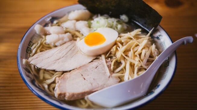 Niat Buka Bersama, Sekelompok Wanita Ini Tak Sengaja Beli Ramen Babi