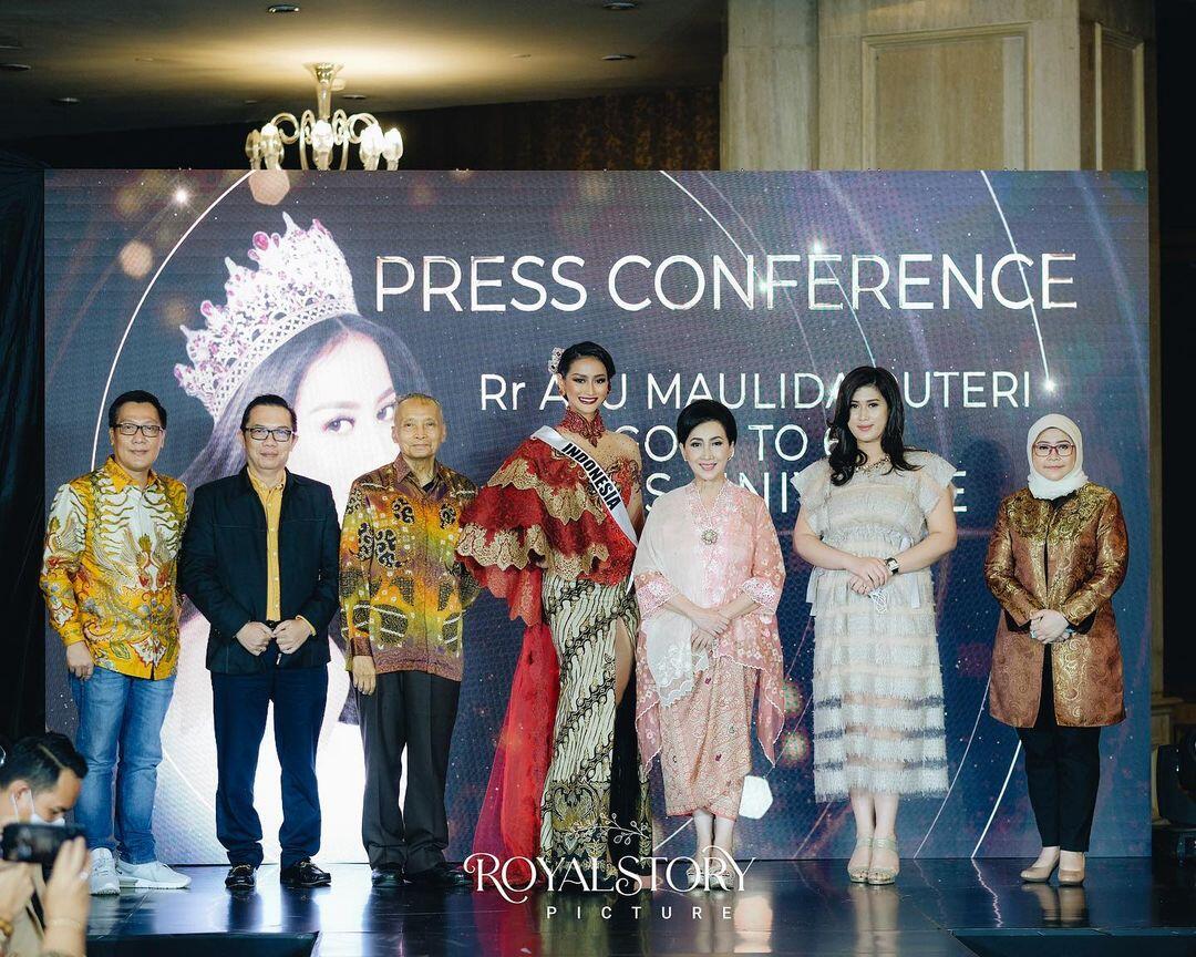 Melihat Press Conference Keberangkatan Puteri Indonesia 2020 ke Ajang Miss Universe