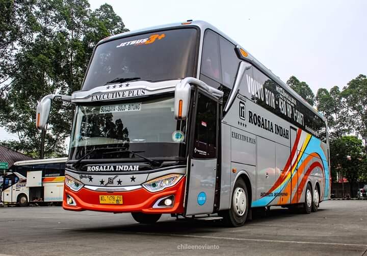 Kelebihan Dan Kekurangan Bus Tronton, Bus Triple Axle Yang Bisa Muat Banyak!