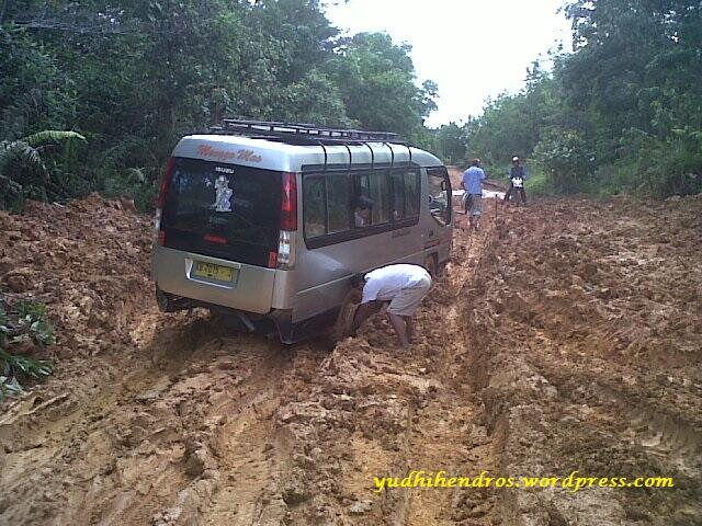 Inilah Alasan Mengapa Kendaraan Komersil Tak Menggunakan Penggerak Roda Depan!