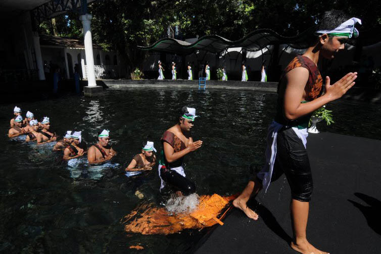Inilah Tradisi Menyucikan Diri Sebelum Memasuki Ramadhan di Daerahku.
