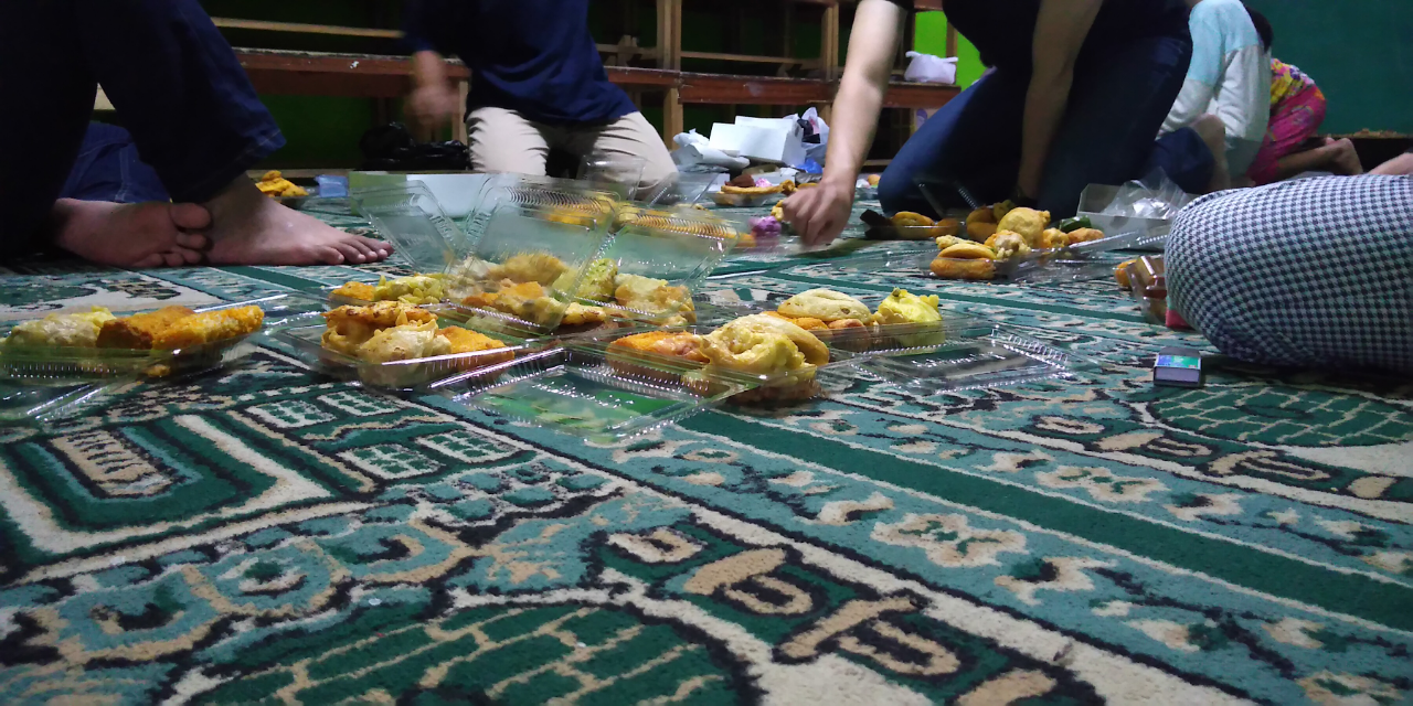 Tradisi Bulan Ramdhan Di daerah Catatan Ekspresi
