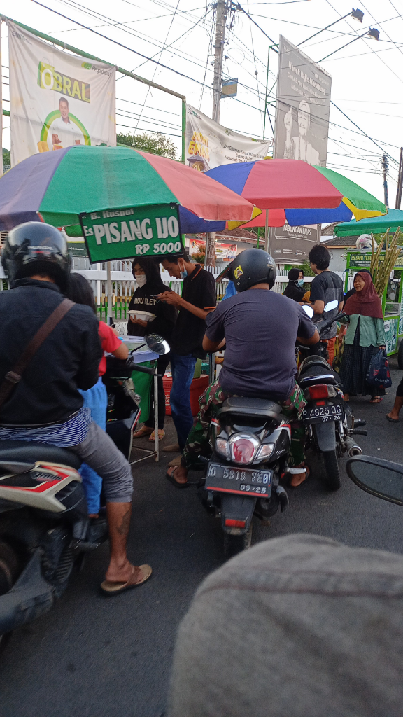 Pasar Takjil Di Jalan Kalimantan Jember Yang Selalu Ada Di Bulan Puasa
