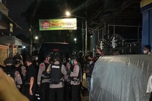 Pascadiciduk Densus 88, Kompleks Kediaman Munarman Dijaga Ketat