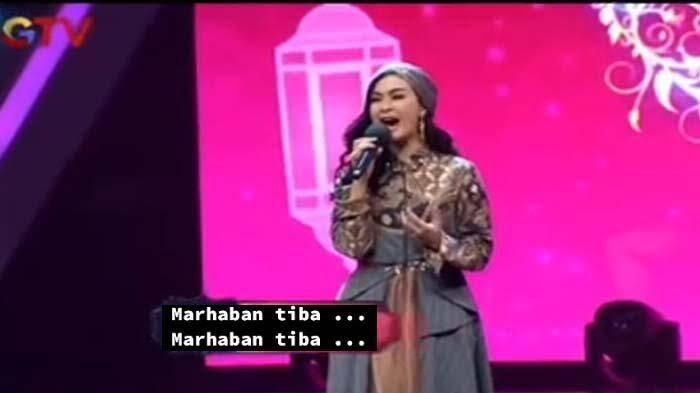 Beberapa Alasan Penyanyi Profesional Lupa Lirik Saat Manggung, No 1 Penyakit Bawaan