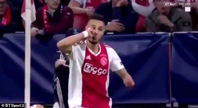 Aksi Hakim Ziyech Buka Puasa di Tengah Laga, Tahun ini Terulang Lagi Gak ya?