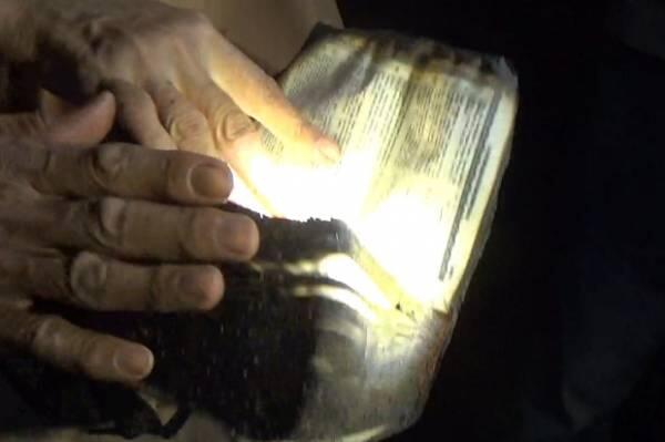 Ajaib! 3 Alquran Ditemukan Utuh di Dalam Rumah yang Terbakar di Pangkep Sulsel