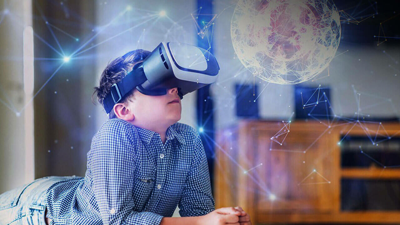 5 Manfaat Teknologi VR untuk Media Pendidikan Modern