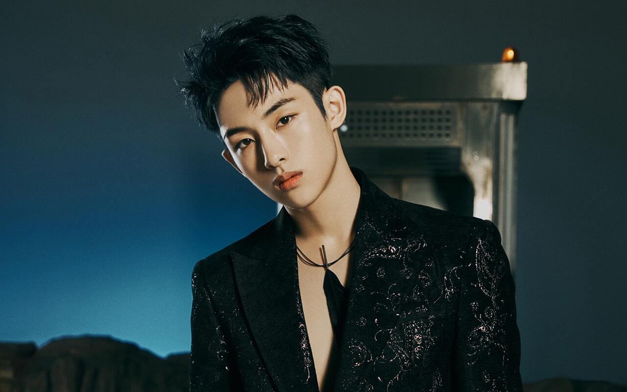 Kembali, Winwin NCT Kepergok Hangout bareng Teman Perempuannya dan Merokok