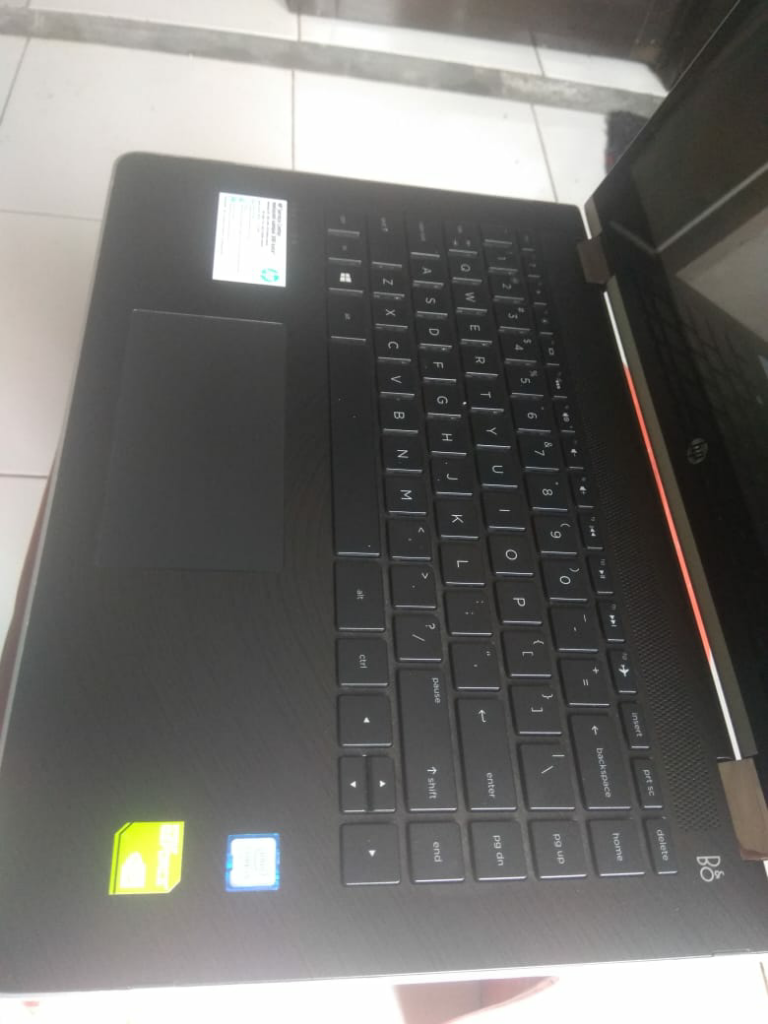 Siap-siap Dibikin Kagum Sama Elegannya Laptop HP Spectre x360 14, Cek Yuk!