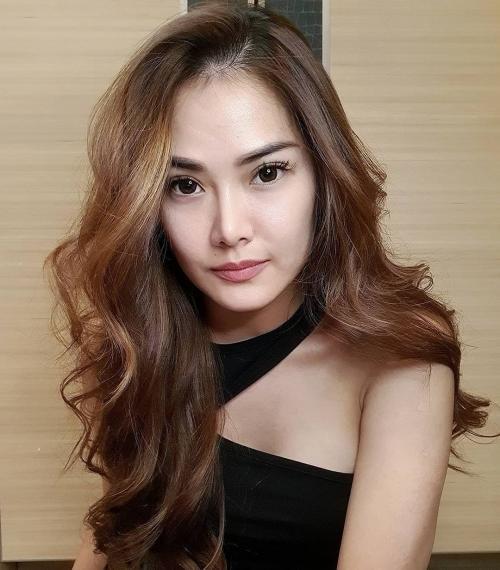 5 Gaya Cantik Vegen Acni, Mantan Istri Vincent Raditya Muncul Diduga Nyinyir:Seru Yah