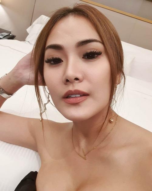 5 Gaya Cantik Vegen Acni, Mantan Istri Vincent Raditya Muncul Diduga Nyinyir:Seru Yah