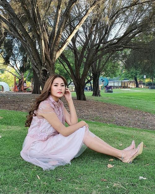 5 Gaya Cantik Vegen Acni, Mantan Istri Vincent Raditya Muncul Diduga Nyinyir:Seru Yah