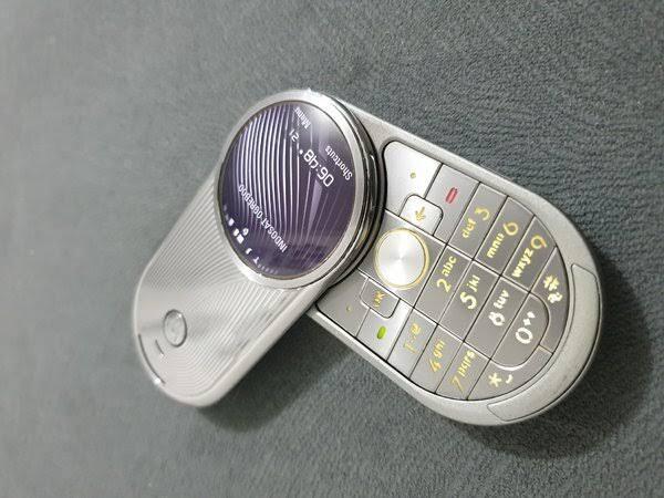 Mengenang 7 Ponsel Jadul Legendaris Motorola, No. 7 Paling Terkenal