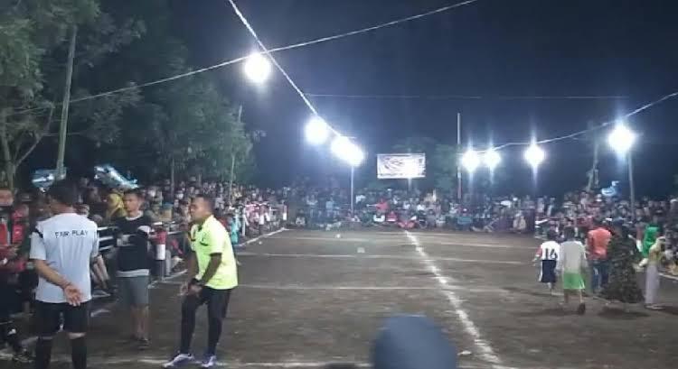 Sambil Menunggu Sahut Bermain Gobal Sodor Tradisi Di Bondowoso