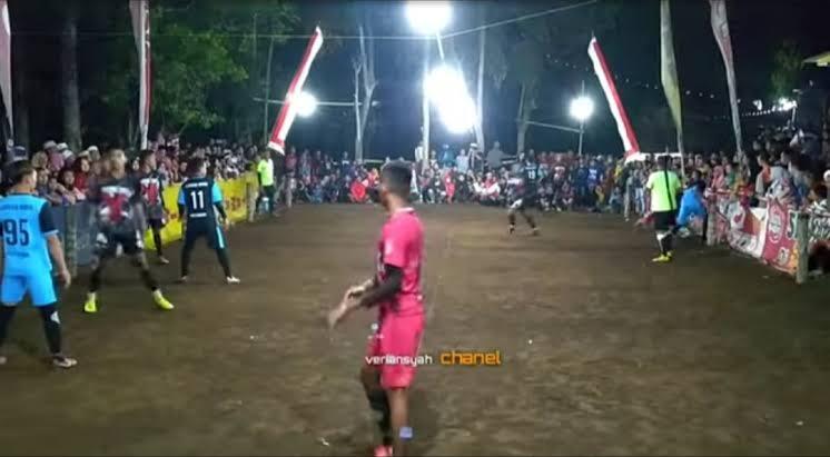 Sambil Menunggu Sahut Bermain Gobal Sodor Tradisi Di Bondowoso