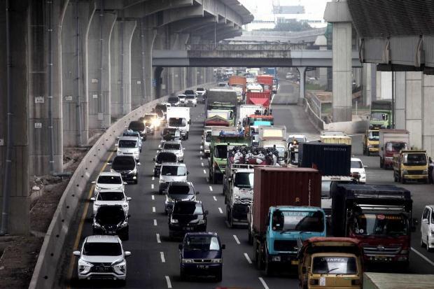 Pasang Harga Tinggi, Tarif Travel Gelap Jakarta-Surabaya Capai Rp750.000