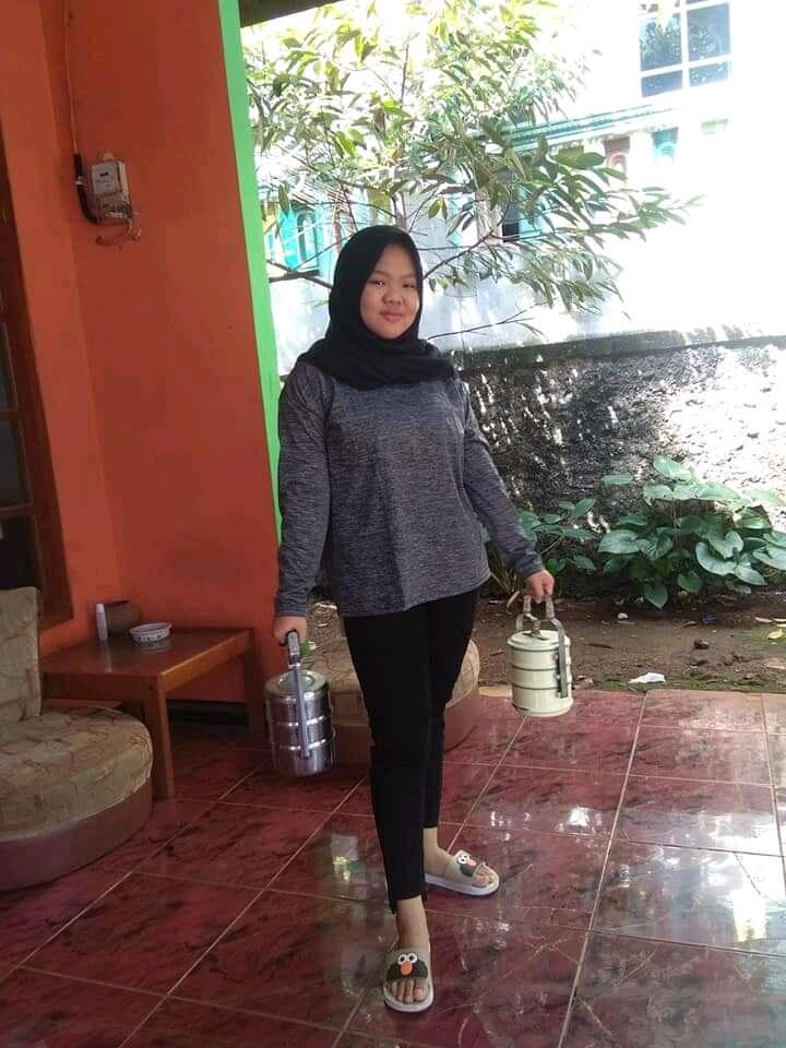 Sekarang Ane Kalo Tradisi Nyorog Hanya Ke Tetangga Saja
