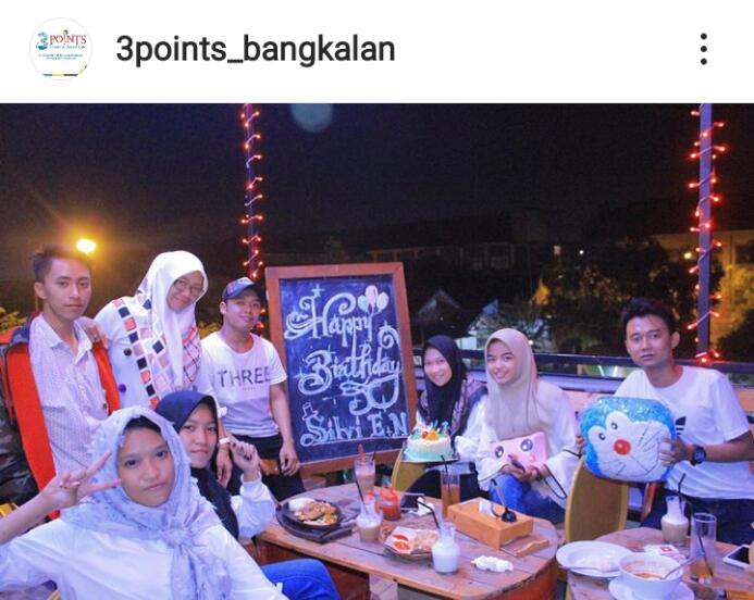 Inilah Cafe Terfavorit Yang Pernah Dikunjungi Adik Charly ST12