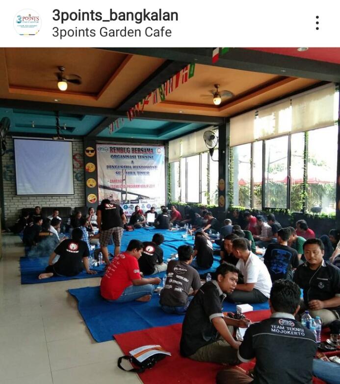Inilah Cafe Terfavorit Yang Pernah Dikunjungi Adik Charly ST12