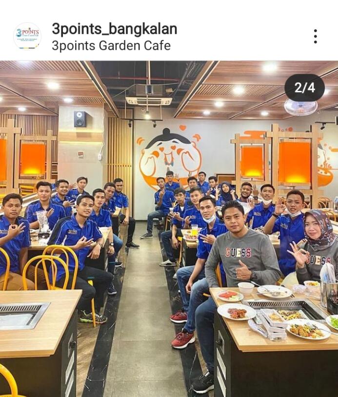 Inilah Cafe Terfavorit Yang Pernah Dikunjungi Adik Charly ST12