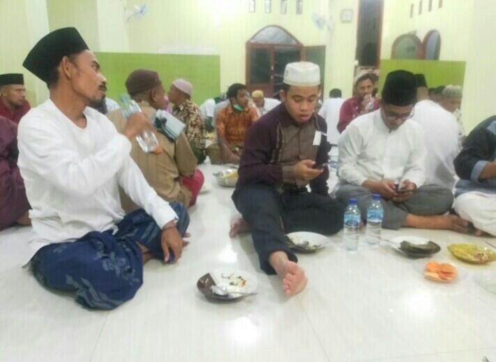 Tradisi Makan Bersama Ketupat Kaleso saat Ramadan, di Malam Nuzulul Qur'an
