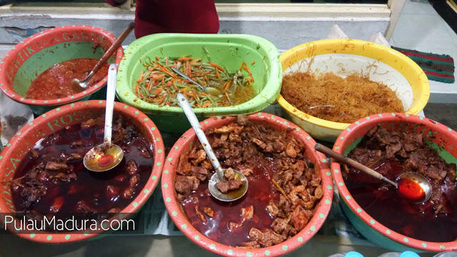 Warung Nasi Pocong Bangkalan, Kuliner Malam saat Lapar Melanda
