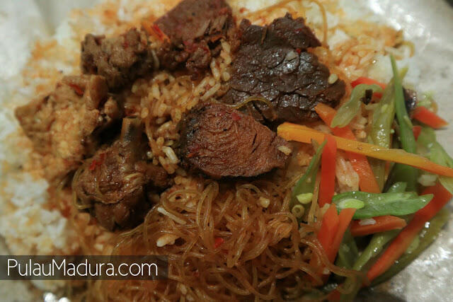 Warung Nasi Pocong Bangkalan, Kuliner Malam saat Lapar Melanda