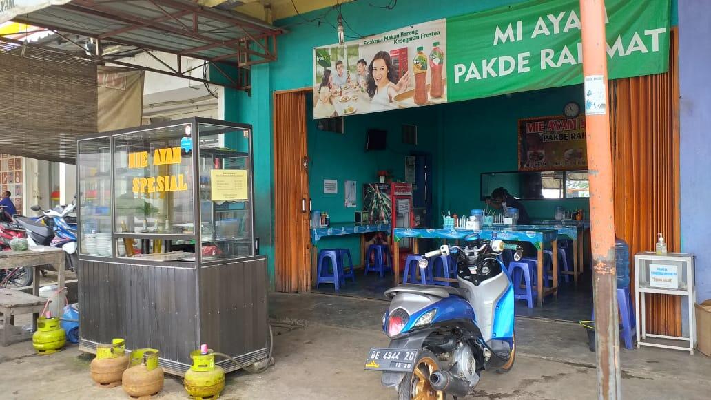 Mie Ayam dan Bakso Spesial Pakde Rahmad: Omset Down Semangat Tetap Up, Ini Keren!