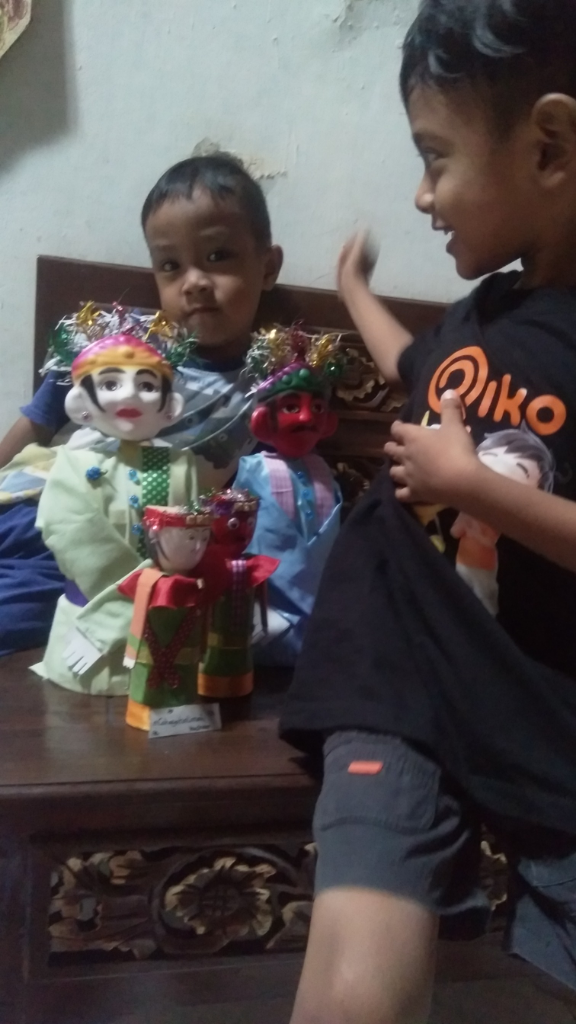Betawi Online Shop Menyediakan Souvenir Khas Jakarta, Toko Kecil Tetapi Lengkap Loh!