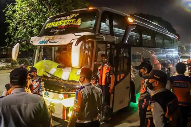 Kedapatan Angkut Pemudik dari Terminal Bayangan, Bus AKAP Ini Langsung Ditahan
