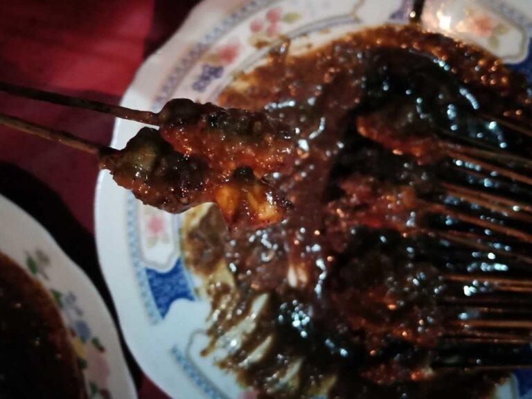 Sate Lalat Pak Mat, Kuliner Pamekasan yang Wajib Gansist Coba!