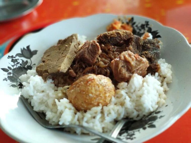Warung Amboina, Sedia Nasi Petis Legendaris Khas Bangkalan