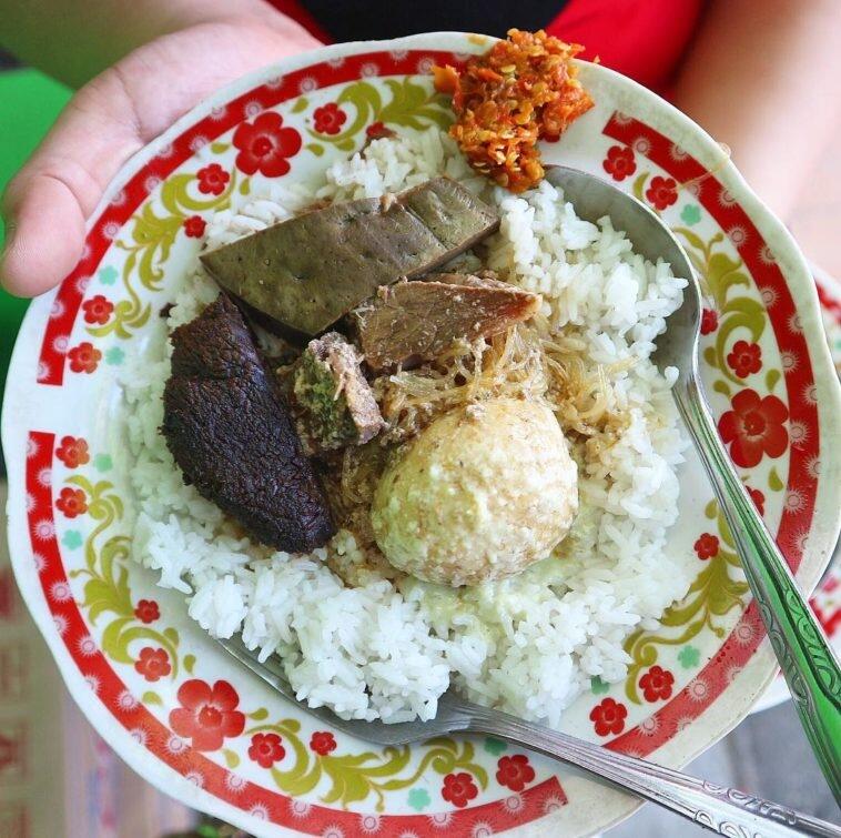 Warung Amboina, Sedia Nasi Petis Legendaris Khas Bangkalan
