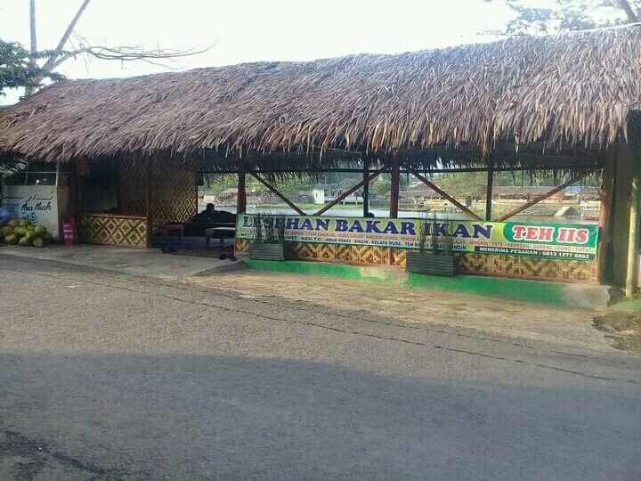 Kedai Bakar Ikan Khas Tasikmalaya?Murah Meriah Tapi Kece Ada Di Situ Gede!