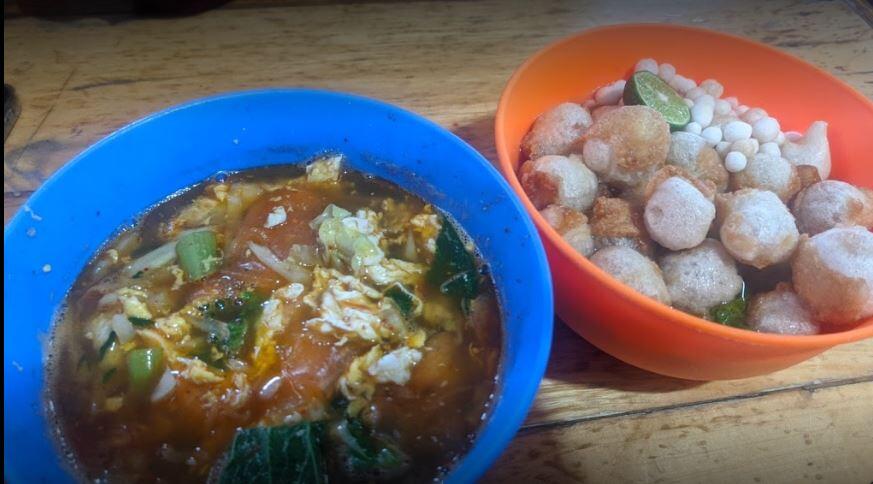 Seblak Raos, Pedas Maknyos Rasanya