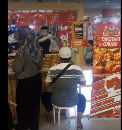 Takoyaki Corner! Salah Satu Jajanan yang Paling Dicari di Blok M, Jakarta Selatan!