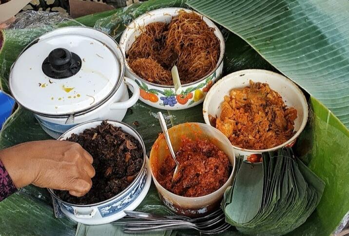 Yuk Nyari Makan di Pengkolan, Rasanya Mantap Loh