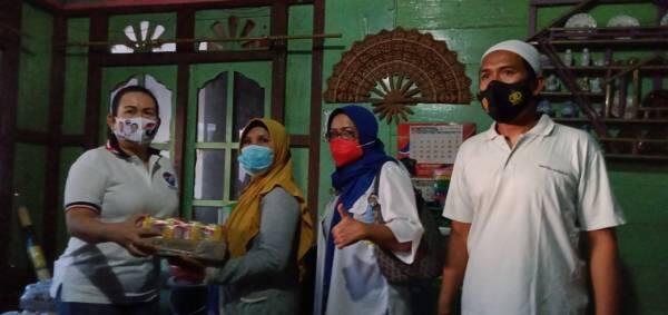 Jelang Lebaran, Perindo Jambi Bagikan Ratusan Minuman Kaleng ke Warga Prasejahtera