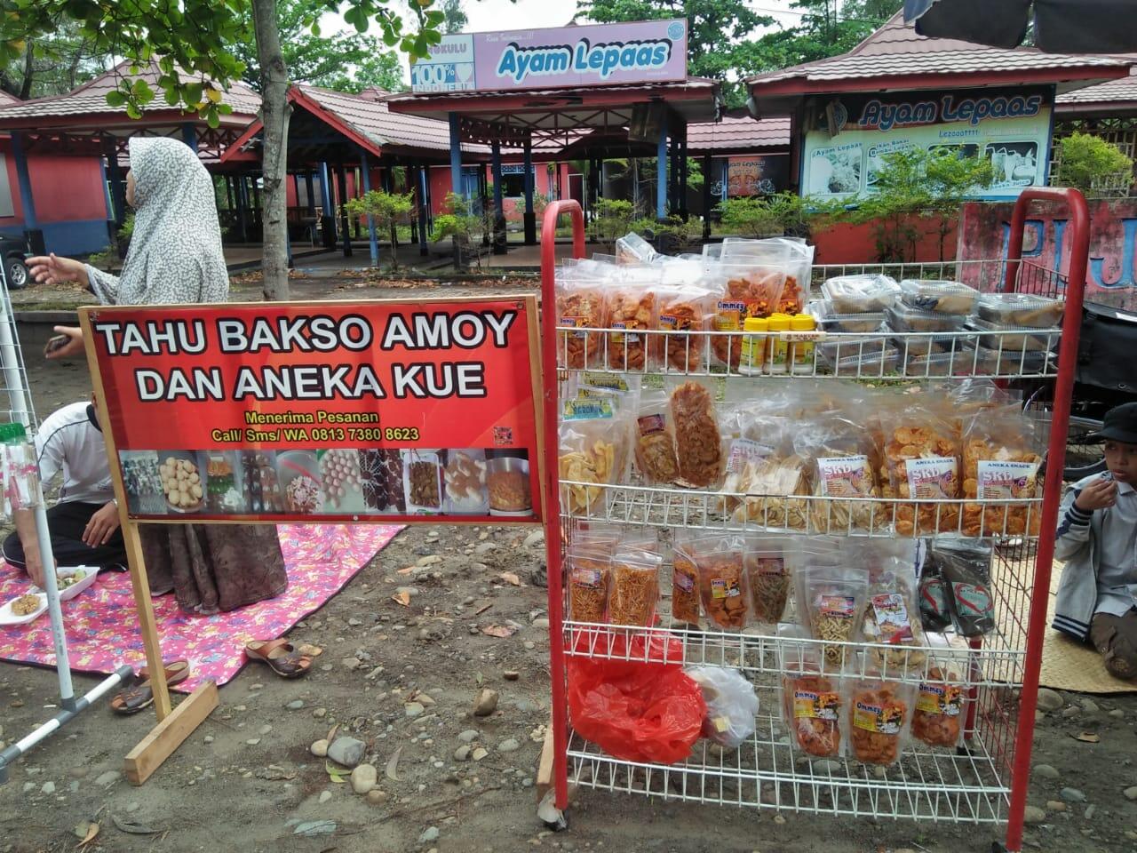 Dagangan UMKM Tahu Bakso Amoy di Jl Merawan