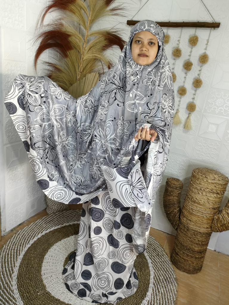 Mukena Ibu Ami Yang Mulai Menawarkan Berbagai Macam Jenis Model Terbaru