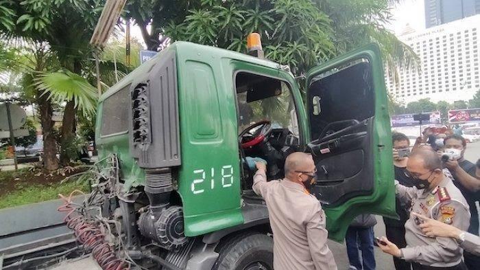 Bocah 12 Tahun Nyupir Truk Tronton, Apakah Akan Di Tilang? 